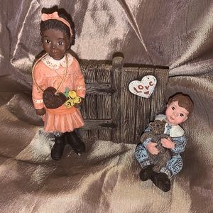 Sarah’s Attic figurines  LOVE STARTS WITH CHILDREN II , # 654 year 1993
